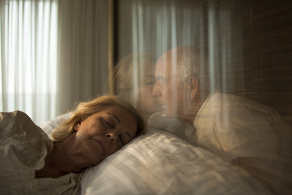 Sonhar com beijo: quando o sonho fala de desejo, vínculo e emoções escondidas